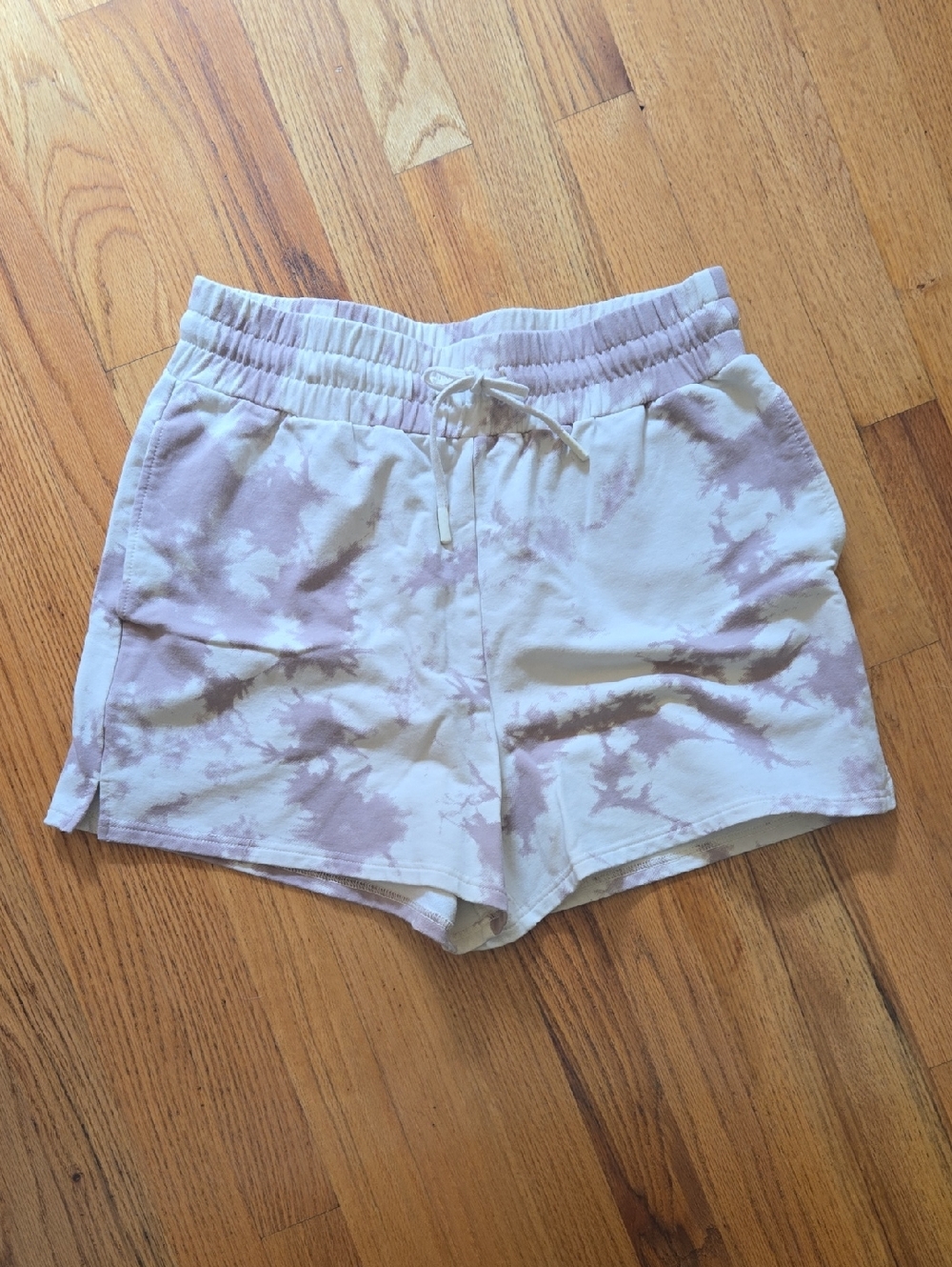 Varley Light Mauve and Taupe Tie-Dye Athletic Shorts